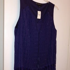 Sleeveless pleated top